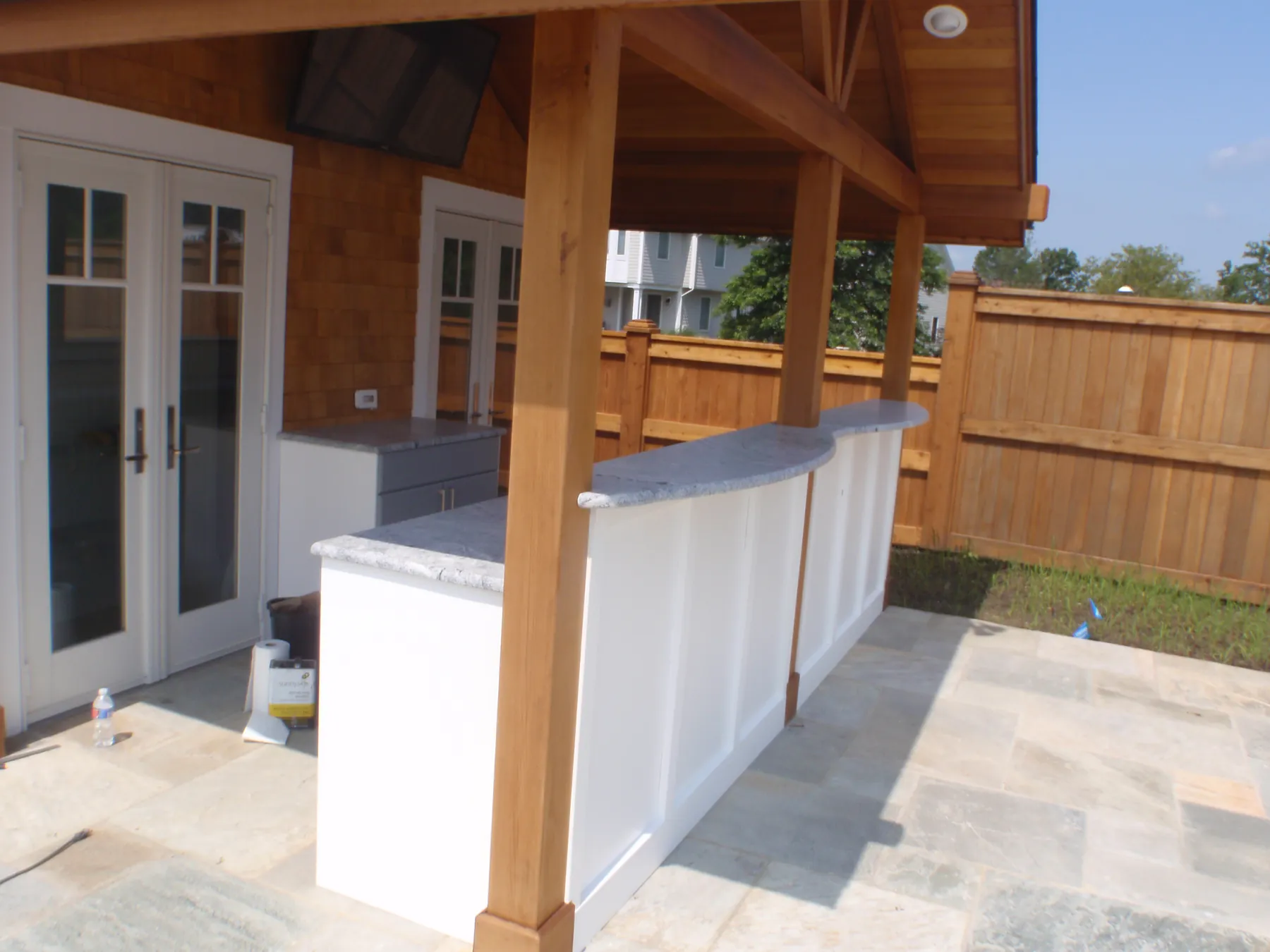 Outdoor kitchen bar